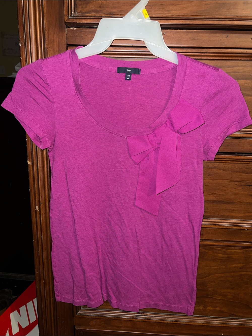 GAP Women's Magenta Scoop Neck Tee with Shoulder Bow